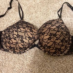 Lace cupped bra